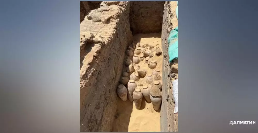 В Египте археологи обнаружили полные винные кувшины возрастом в 5 тысяч лет
