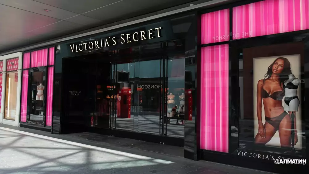 Victoria's Secret продемонстрировала публике свою первую коллекцию «адаптивного белья» для женщин с ограниченными возможностями