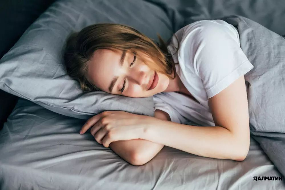 Открой окно и спи спокойно: ученые назвали самый простой способ улучшить сон