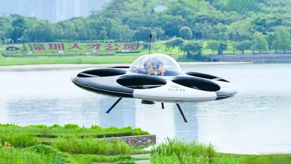 Китайская компания Shenzhen UFO Technology успешно провела испытания первой в мире летающей тарелки