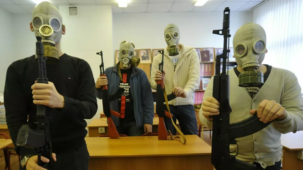Белорусских школьников будут учить допрашивать пленных