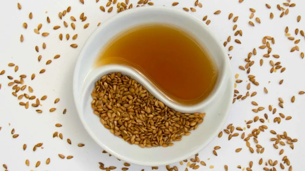Мед с семенами льна: работающее средство для иммунитета и сосудов