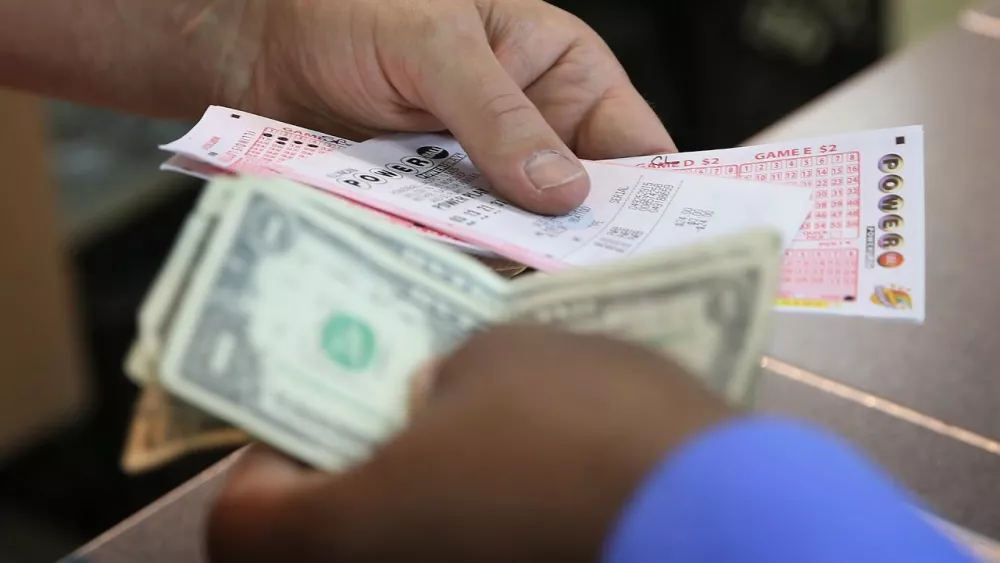Удача улыбнулась в лотерее 39-летней жительнице штата Мичиган