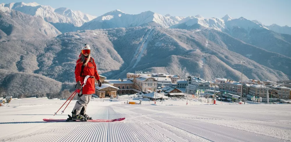 Во время новогодних праздников горнолыжные курорты Красной Поляны стали наиболее популярными среди туристов в России