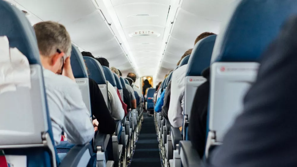 Пассажир умер в самолёте из-за резкого перепада давления во время посадки