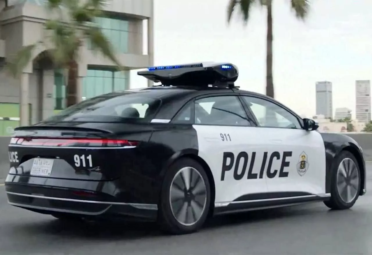 Полицейские машины с дроном на крыше появились в Саудовской Аравии