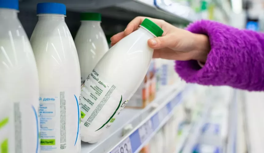 В магазинах с 1 мая будут блокировать продажу просроченной молочной продукции