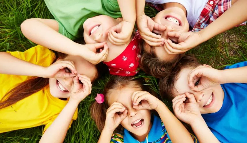 Девять способов помочь ребенку завести друзей