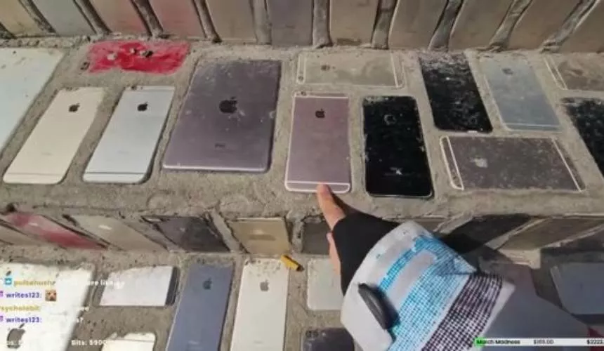 Девушка во время стрима прогулки по Китаю нашла лестницу из техники Apple