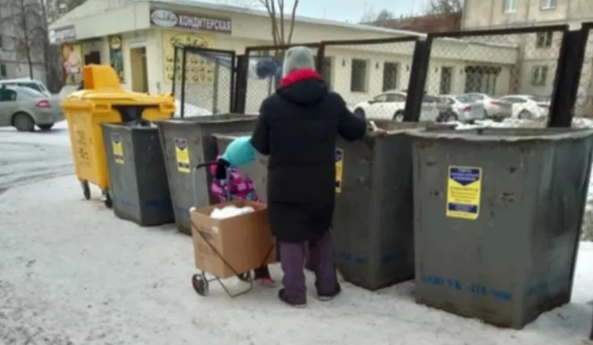 Пенсионерка накормила ребёнка отходами из мусорного бака в Магнитогорске