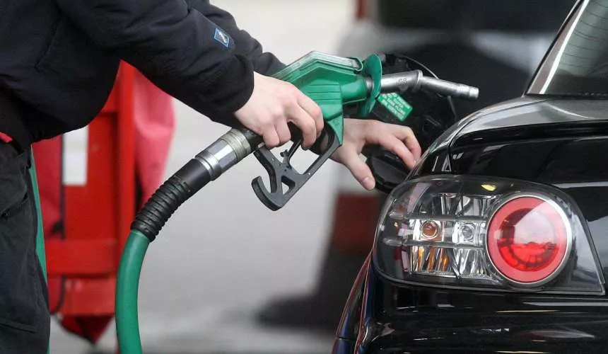 В Канаде теперь запрещено говорить о пользе бензина и газа для автомобилей, закон C-372