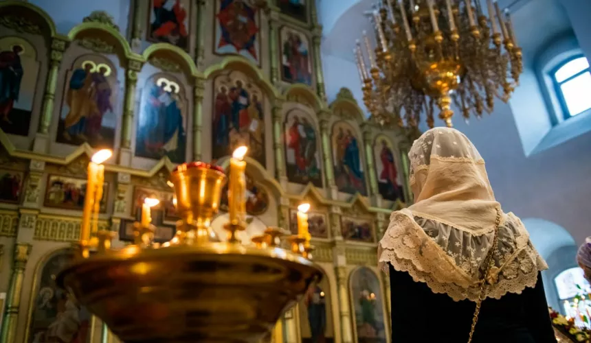 В РПЦ призвали россиян брать отгулы на работе для посещения храмов в будни
