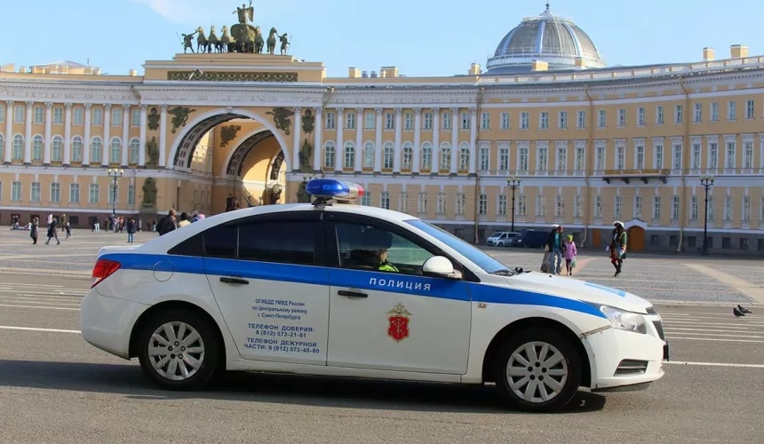Петербурженка вызвала полицию, чтобы заставить сына вернуться с прогулки
